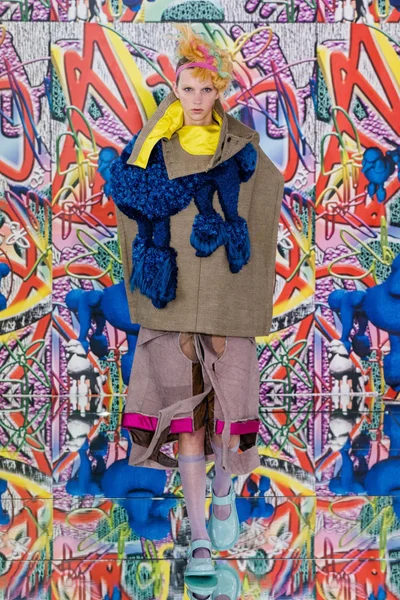 Look 14